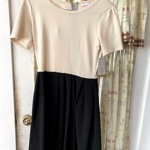 Lularoe Medium Amelia dress